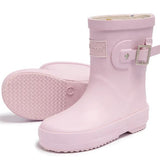 Shooshoos Rainboot in Ballroom